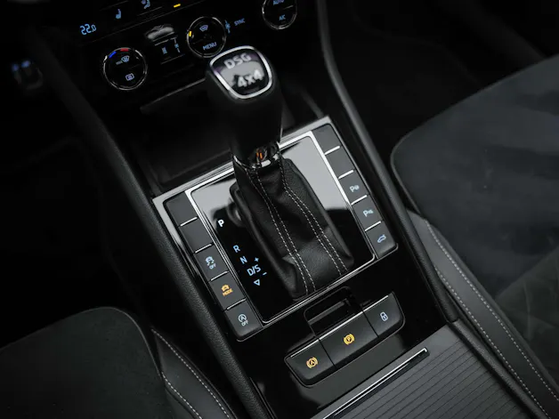 Škoda Superb Combi 2.0 TSI SportLine+ DSG 4x4 *CH-Auto*Panorama*ACC*