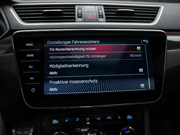 Škoda Superb Combi 2.0 TSI SportLine+ DSG 4x4 *CH-Auto*Panorama*ACC*
