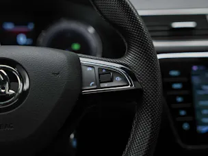 Škoda Superb Combi 2.0 TSI SportLine+ DSG 4x4 *CH-Auto*Panorama*ACC*