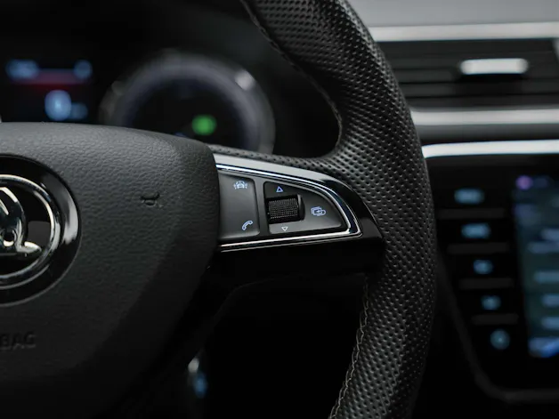 Škoda Superb Combi 2.0 TSI SportLine+ DSG 4x4 *CH-Auto*Panorama*ACC*