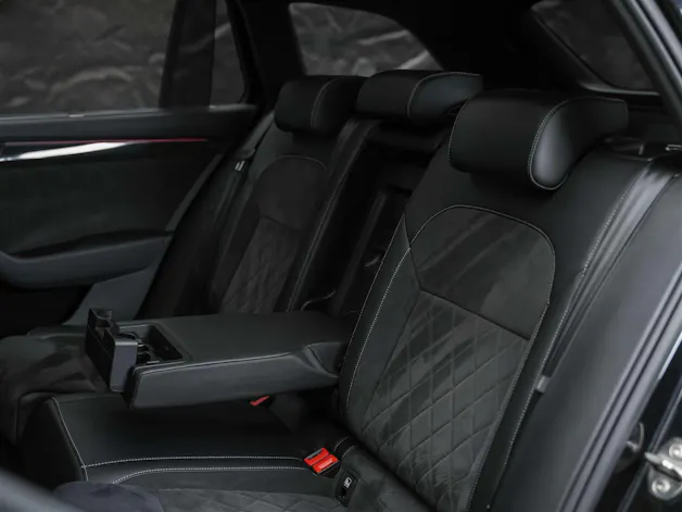 Škoda Superb Combi 2.0 TSI SportLine+ DSG 4x4 *CH-Auto*Panorama*ACC*