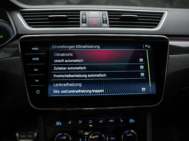 Škoda Superb Combi 2.0 TSI SportLine+ DSG 4x4 *CH-Auto*Panorama*ACC*
