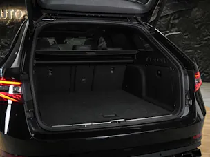 Škoda Superb Combi 2.0 TSI SportLine+ DSG 4x4 *CH-Auto*Panorama*ACC*