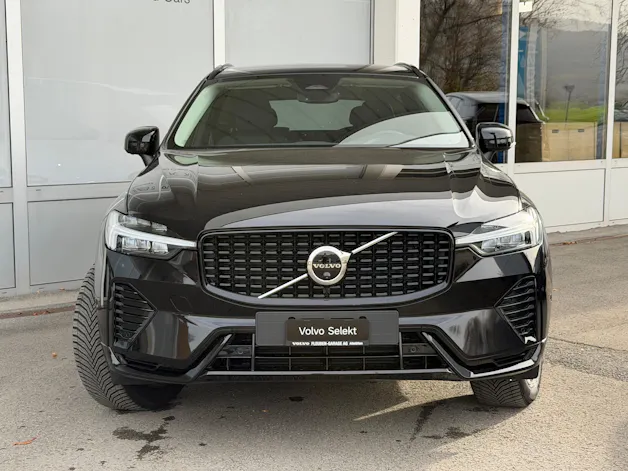 Volvo XC60 B5 Benzin Mild Hybrid AWD Plus Dark Geartronic