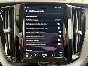 Volvo XC60 B5 Benzin Mild Hybrid AWD Plus Dark Geartronic