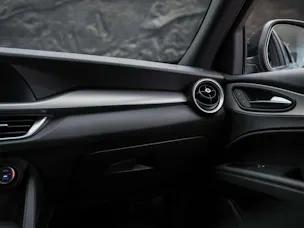 Alfa Romeo Stelvio 2.2 D Q4 210 Veloce *Abstandsregler*El. Sitze mit Memory*Sitzheizung*
