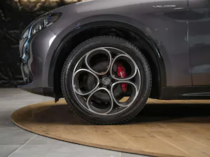Alfa Romeo Stelvio 2.2 D Q4 210 Veloce *Abstandsregler*El. Sitze mit Memory*Sitzheizung*