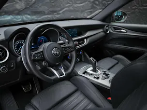 Alfa Romeo Stelvio 2.2 D Q4 210 Veloce *Abstandsregler*El. Sitze mit Memory*Sitzheizung*