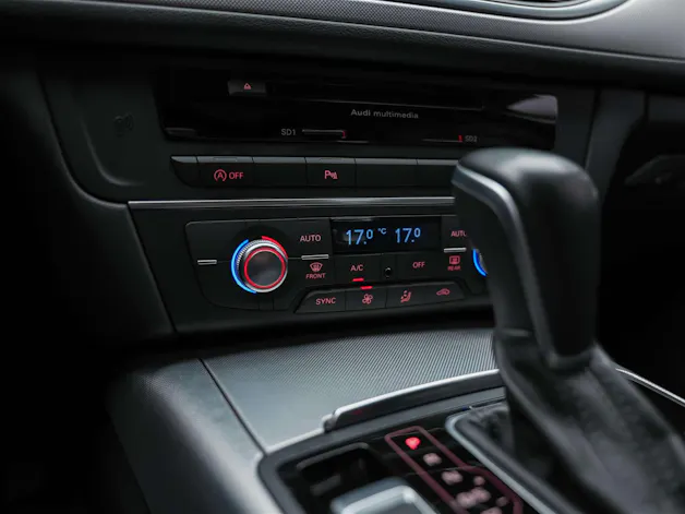 Audi A6 Avant 2.0 TDI S-tronic *Leder Milano*4 Zonen Klimaautomatik*MMI Navigationssystem*