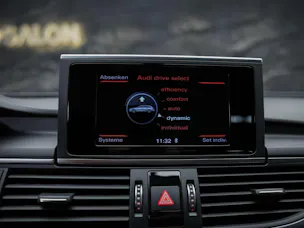 Audi A6 Avant 2.0 TDI S-tronic *Leder Milano*4 Zonen Klimaautomatik*MMI Navigationssystem*