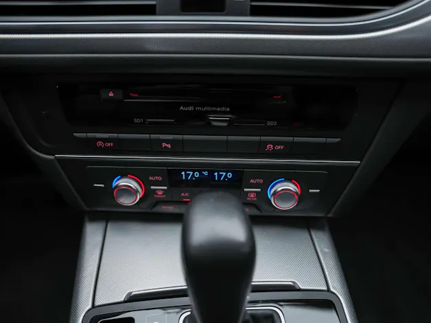 Audi A6 Avant 2.0 TDI S-tronic *Leder Milano*4 Zonen Klimaautomatik*MMI Navigationssystem*