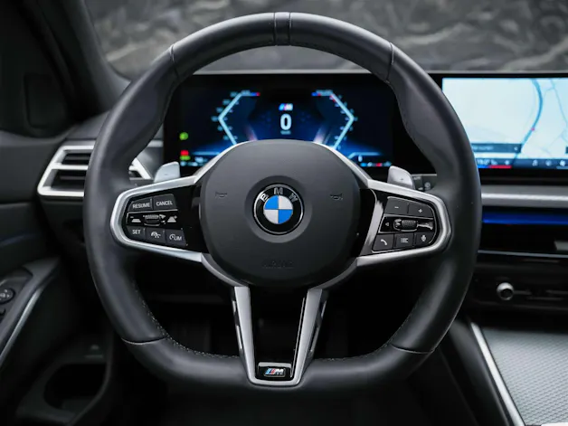 BMW 330i Touring xDrive Steptronic M Sport *Werksgarantie*Abstandsregler*Rückfahrkamera*