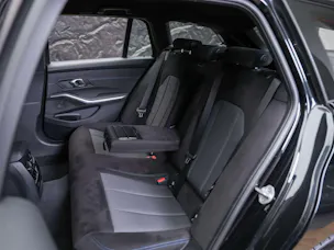 BMW 330i Touring xDrive Steptronic M Sport *Werksgarantie*Abstandsregler*Rückfahrkamera*