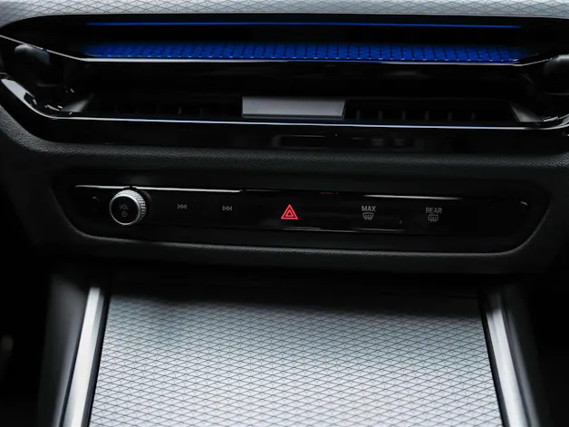 BMW 330i Touring xDrive Steptronic M Sport *Werksgarantie*Abstandsregler*Rückfahrkamera*