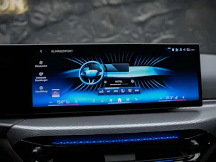 BMW 330i Touring xDrive Steptronic M Sport *Werksgarantie*Abstandsregler*Rückfahrkamera*