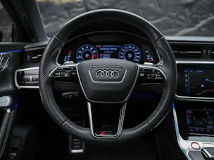 Audi RS6 Avant 4.0 TFSI V8 quattro *CH-Auto*Panorama*Sitzlüftung*Head-Up*