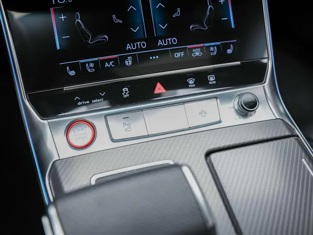 Audi RS6 Avant 4.0 TFSI V8 quattro *CH-Auto*Panorama*Sitzlüftung*Head-Up*