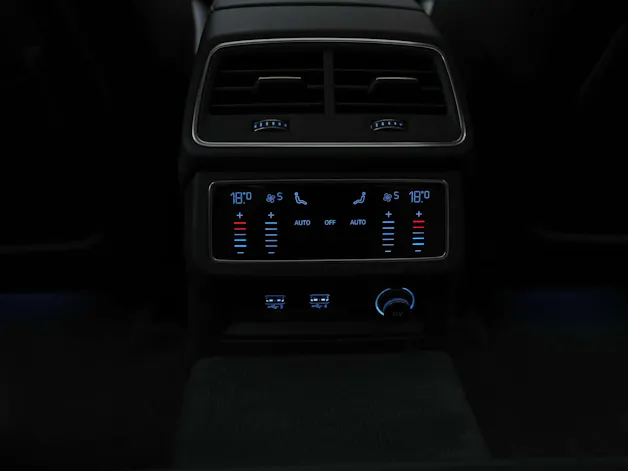Audi RS6 Avant 4.0 TFSI V8 quattro *CH-Auto*Panorama*Sitzlüftung*Head-Up*