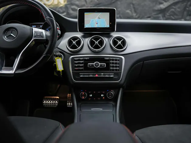 Mercedes-Benz CLA 250 Sport 7G-DCT 4Matic *CH Auto*Sitzheizung*Rückfahrkamera*