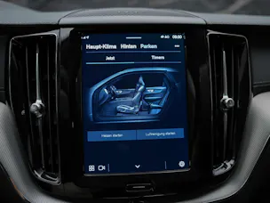 Volvo XC60 B4 Diesel Mild Hybrid AWD Ultimate Dark Geartronic *Panorama*Head-Up*Standheizung*