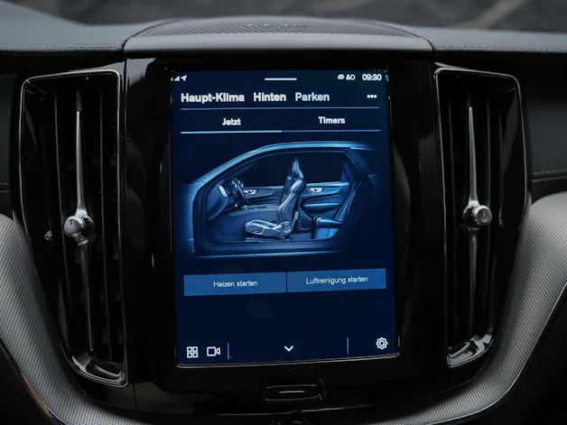 Volvo XC60 B4 Diesel Mild Hybrid AWD Ultimate Dark Geartronic *Panorama*Head-Up*Standheizung*