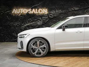 Volvo XC60 B4 Diesel Mild Hybrid AWD Ultimate Dark Geartronic *Panorama*Head-Up*Standheizung*