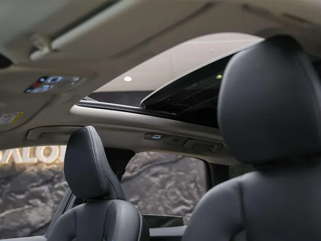 Volvo XC60 B4 Diesel Mild Hybrid AWD Ultimate Dark Geartronic *Panorama*Head-Up*Standheizung*