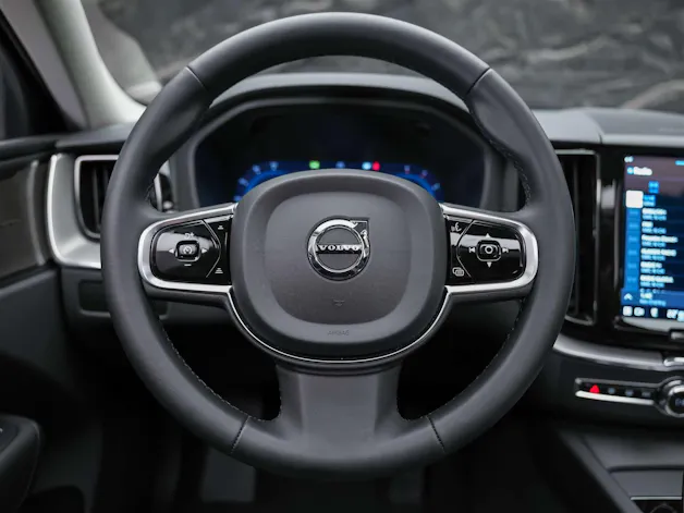 Volvo XC60 B4 Diesel Mild Hybrid AWD Ultimate Dark Geartronic *Panorama*Head-Up*Standheizung*