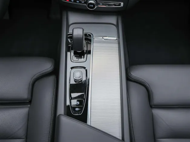 Volvo XC60 B4 Diesel Mild Hybrid AWD Ultimate Dark Geartronic *Panorama*Head-Up*Standheizung*