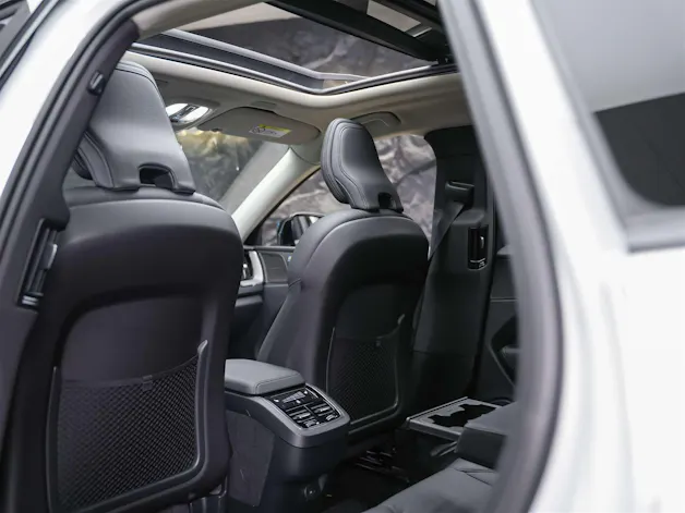 Volvo XC60 B4 Diesel Mild Hybrid AWD Ultimate Dark Geartronic *Panorama*Head-Up*Standheizung*