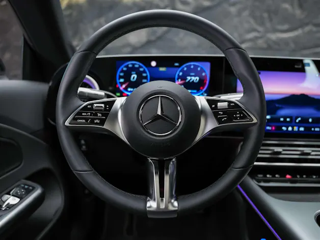 Mercedes-Benz CLA 200 8G-DCT *Werksgarantie*Panorama*Abstandsregler*Sitzheizung*