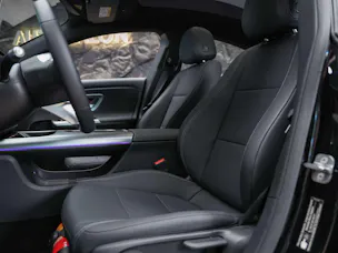 Mercedes-Benz CLA 200 8G-DCT *Werksgarantie*Panorama*Abstandsregler*Sitzheizung*