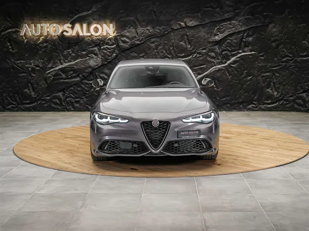 Alfa Romeo Giulia 2.0 Veloce Q4 AT8 *Facelift*Abstandsregler*El. Sitze mit Memory*Sitzheizung*