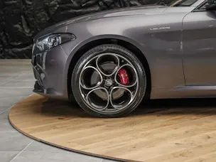 Alfa Romeo Giulia 2.0 Veloce Q4 AT8 *Facelift*Abstandsregler*El. Sitze mit Memory*Sitzheizung*