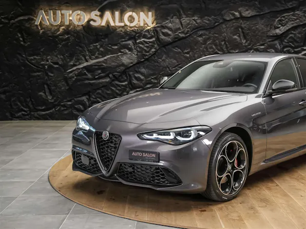Alfa Romeo Giulia 2.0 Veloce Q4 AT8 *Facelift*Abstandsregler*El. Sitze mit Memory*Sitzheizung*