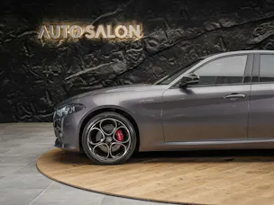 Alfa Romeo Giulia 2.0 Veloce Q4 AT8 *Facelift*Abstandsregler*El. Sitze mit Memory*Sitzheizung*