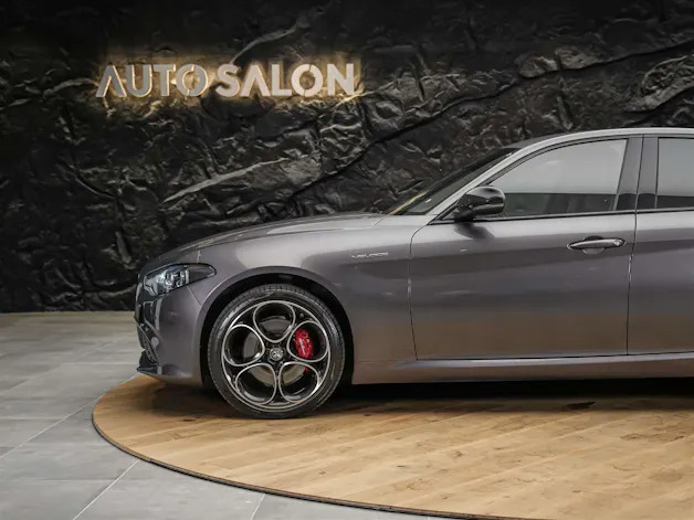 Alfa Romeo Giulia 2.0 Veloce Q4 AT8 *Facelift*Abstandsregler*El. Sitze mit Memory*Sitzheizung*