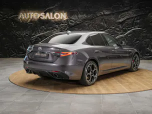 Alfa Romeo Giulia 2.0 Veloce Q4 AT8 *Facelift*Abstandsregler*El. Sitze mit Memory*Sitzheizung*