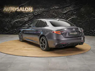 Alfa Romeo Giulia 2.0 Veloce Q4 AT8 *Facelift*Abstandsregler*El. Sitze mit Memory*Sitzheizung*