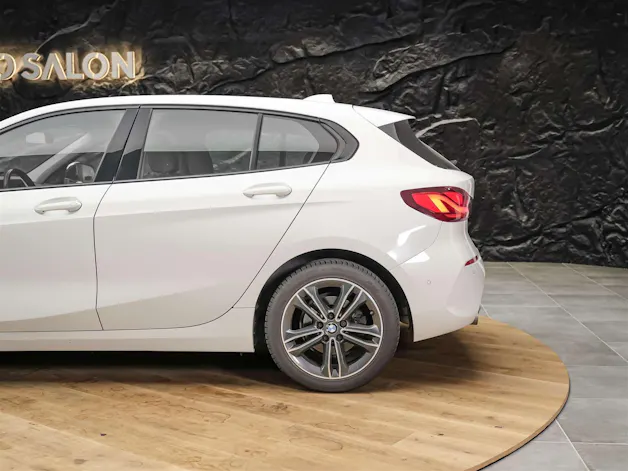 BMW 118i Sport Line Steptronic *Abstandsregler*Harman/Kardon*Sitzheizung*