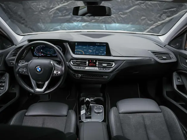 BMW 118i Sport Line Steptronic *Abstandsregler*Harman/Kardon*Sitzheizung*