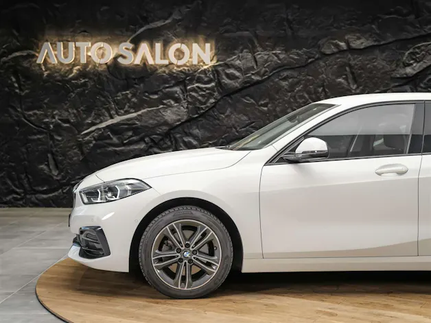 BMW 118i Sport Line Steptronic *Abstandsregler*Harman/Kardon*Sitzheizung*
