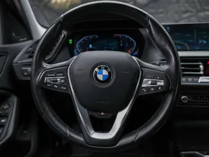 BMW 118i Sport Line Steptronic *Abstandsregler*Harman/Kardon*Sitzheizung*