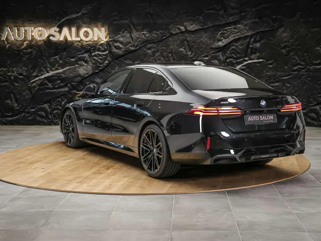 BMW 520d xDrive M Sport Steptronic *Werksgarantie*21" Felgen*Head Up*Sitzbelüftung*