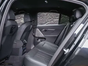 BMW 520d xDrive M Sport Steptronic *Werksgarantie*21" Felgen*Head Up*Sitzbelüftung*