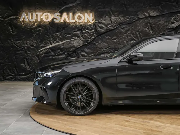 BMW 520d xDrive M Sport Steptronic *Werksgarantie*21" Felgen*Head Up*Sitzbelüftung*