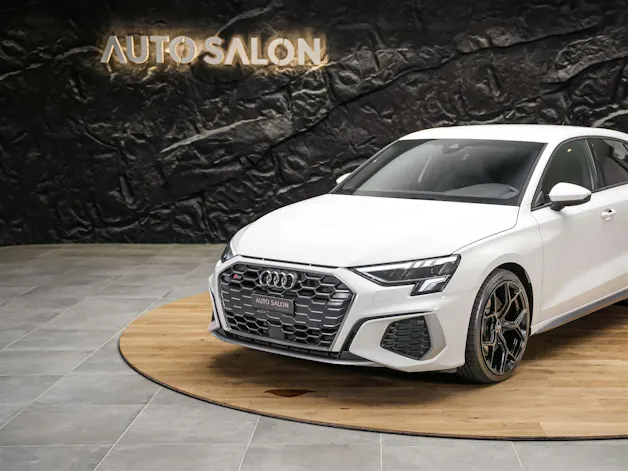 Audi S3 Sportback 2.0 TFSI quattro S-tronic 19" Felgen*Assistenzpaket*