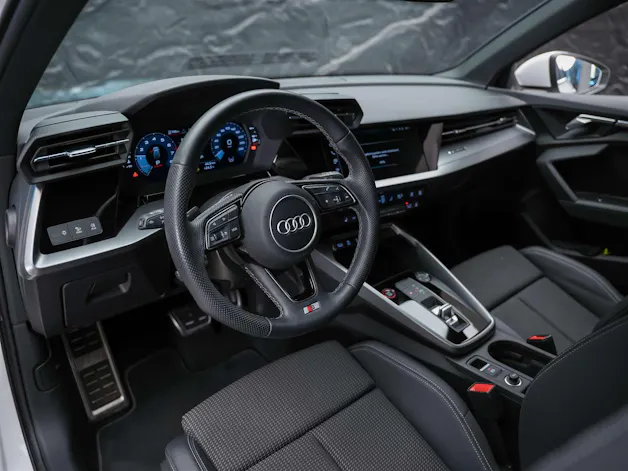 Audi S3 Sportback 2.0 TFSI quattro S-tronic 19" Felgen*Assistenzpaket*