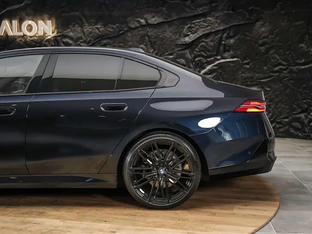 BMW 520i M Sport Steptronic *Werksgarantie*21" Felgen*El. Sitze mit Memory*