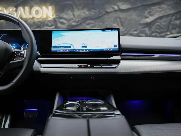 BMW 520i M Sport Steptronic *Werksgarantie*21" Felgen*El. Sitze mit Memory*